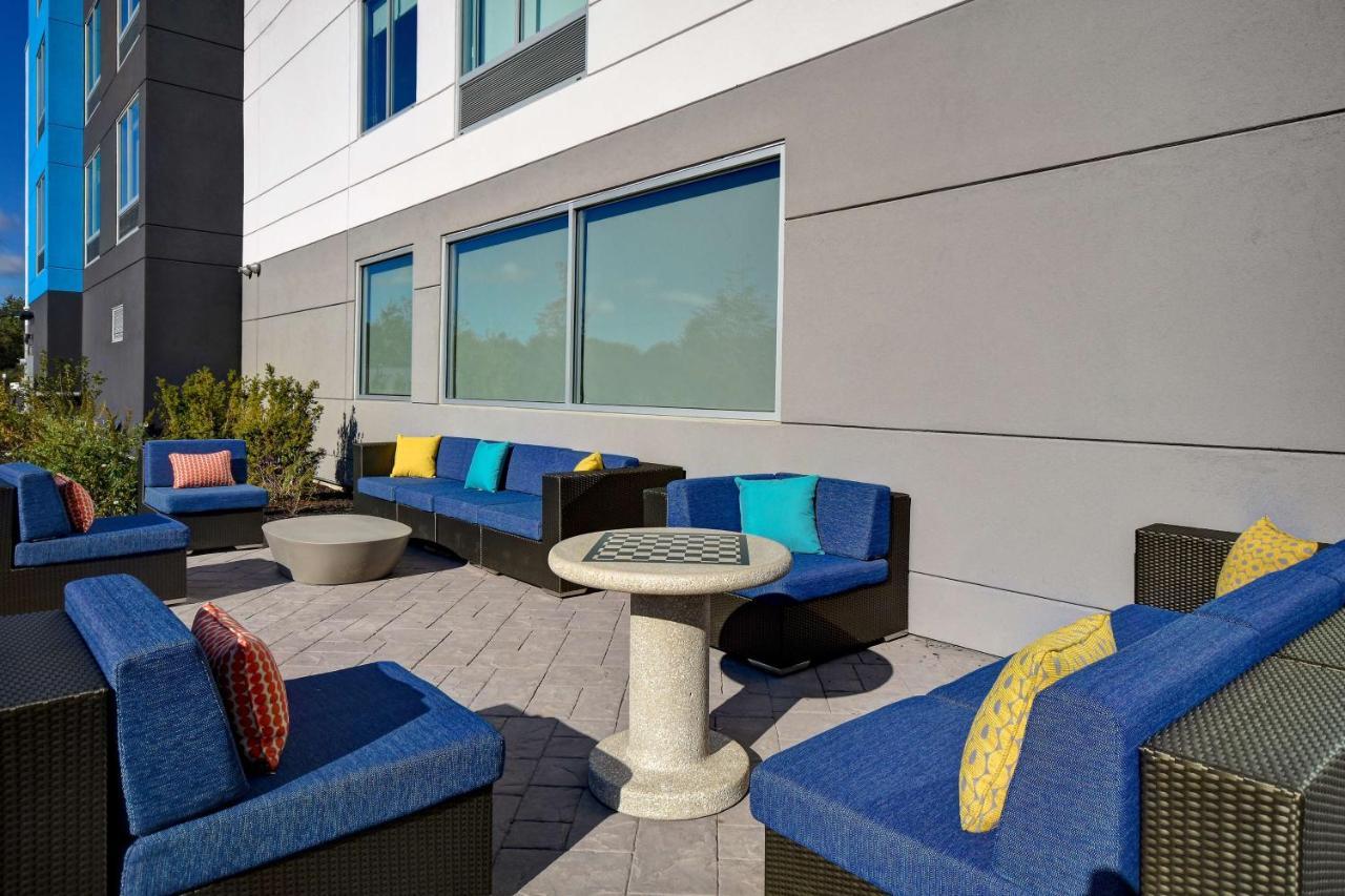 Tru By Hilton Concord, Nh Hotel Exterior photo